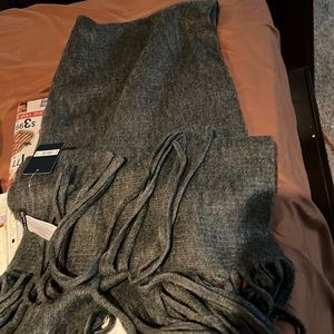Selling a oversized Lucky Brand scarf very warm brand new never worn